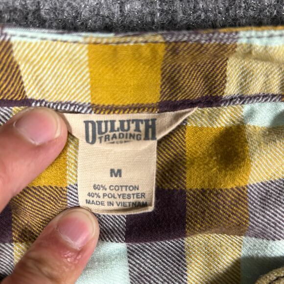 Duluth Trading Co Long Sleeve Plaid Shirt Womens M V Neck Collarless Button Down - Picture 3 of 11